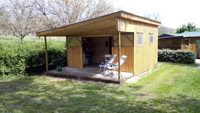 Wooden rental with wooden cladding: with terrace - AIR CONDITIONING Equipped with two bedrooms for 4