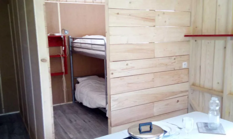 Cabane Lodge 35 M² Sur Plancher Bois (35 M² Avec Terrasse)