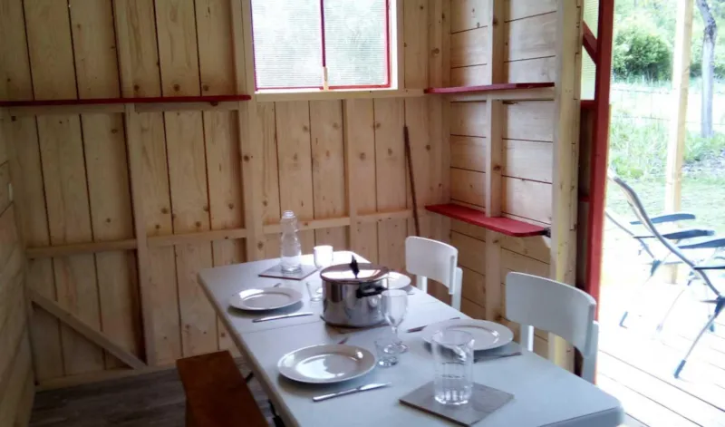 Cabane Lodge 35 M² Sur Plancher Bois (35 M² Avec Terrasse)