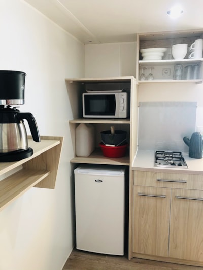 Summer mobile home with private bathroom (accessible from the terrace)