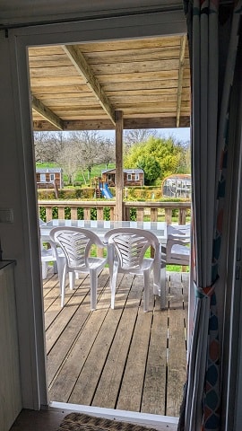 Summer mobile home with private bathroom (accessible from the terrace)