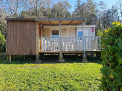 Summer mobile home with private bathroom (accessible from the terrace)