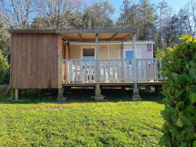 Summer mobile home with private bathroom (accessible from the terrace)