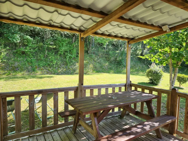 Locatif Bois Avec Terrasse Couverte -  Climatisation