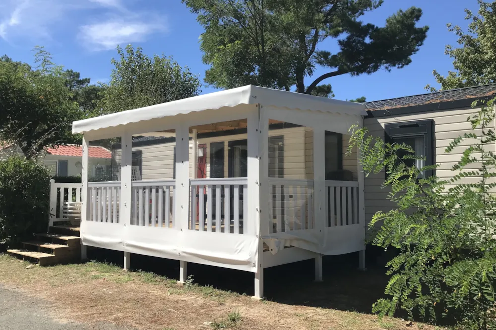 Accommodation - Family 4 Bedrooms / 2 Bathrooms (Closed Covered Terrace) - Camping Sunêlia Le Tropicana
