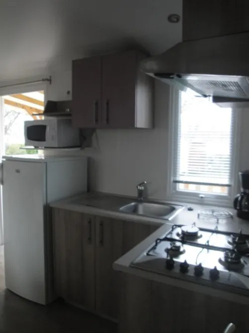 Mietunterkunft - Mobilheim Super Titania 32 M² - 3 Schlafzimmer - image n°2 - Camping BEAUME GIRAUD