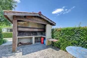 Kampeerplaats(en) - Standplaats 80-120 M² (Auto + Tent / Caravan) - image n°3 - Camping BEAUME GIRAUD