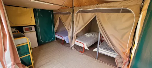 Mietunterkunft - Zeltbungalow 16 M² (Ohne Sanitäranlagen) - image n°2 - Camping BEAUME GIRAUD