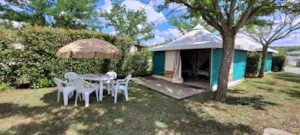 Locatif - Zeltbungalow 16 m² (ohne Sanitäranlagen) - Camping BEAUME GIRAUD