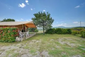 Locatif - Zelt Canada 20 m² (ohne Sanitäranlagen) - Camping BEAUME GIRAUD