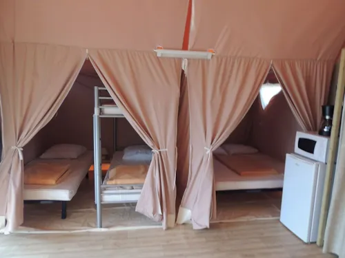 Accommodation - Tent Canada 20 M² (Without Toilet Block) - image n°4 - Camping BEAUME GIRAUD