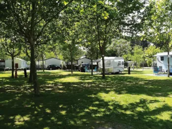 Stellplatz - Forfait Cyclistes / Randonneurs - Camping La Petite Motte