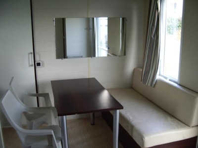Mobile-home 2 bedrooms adapted to the people with reduced mobility