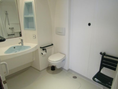 Mobile-home 2 bedrooms adapted to the people with reduced mobility