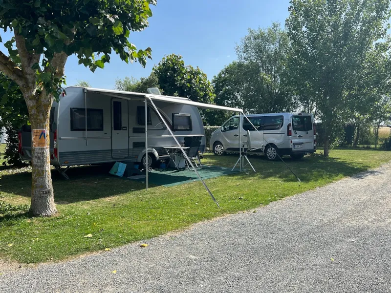 Forfait Emplacement 2 Personnes + Électricité