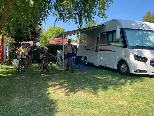 Forfait Emplacement 2 Personnes + Électricité