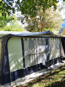 Huuraccommodatie(s) - Caravan 2 Slaapkamers - Zonder Water Of Sanitaire Voorzieningen - Camping la Ribière