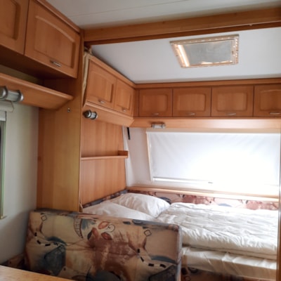 Caravan 1 bedroom - without toilet blocks without water
