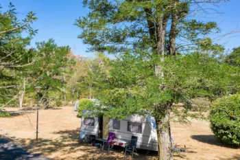Stellplatz - Komfortpaket, Mit Strom - Camping de L'Ile