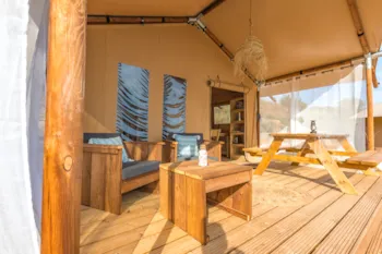 Accommodation - Glamping Lodge Premium River 27M² - 2 Bedrooms - Tv - A/C - Covered Terrace - River View - - Camping Le Val de Cesse