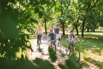 Pitch - Package Cyclists And Hikers - Without Electricity - - Camping Le Val de Cesse