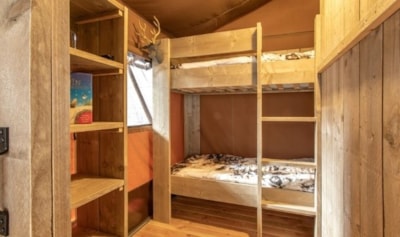 Glamping Lodge PREMIUM RIVER 38m² - 3 bedrooms - TV - A/C - covered terrace - river view -