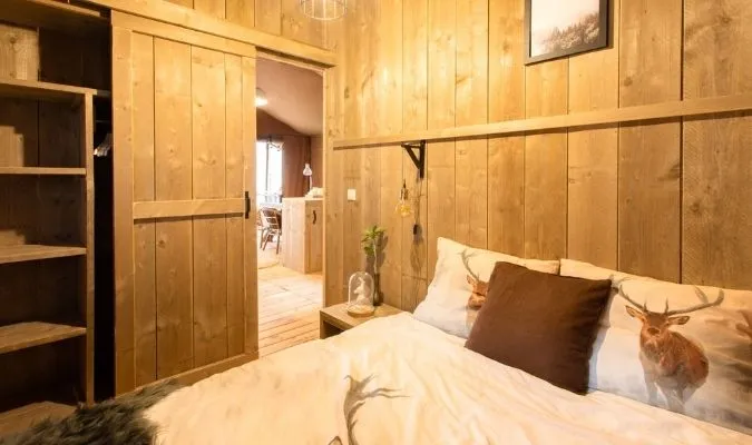 Glamping Lodge Premium River 38M² - 3 Chambres - Tv - Clim - Terrasse Couverte - Vue Rivière -