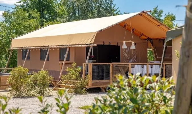 Location - Glamping Lodge Premium River 38M² - 3 Chambres - Tv - Clim - Terrasse Couverte - Vue Rivière - - Camping Le Val de Cesse