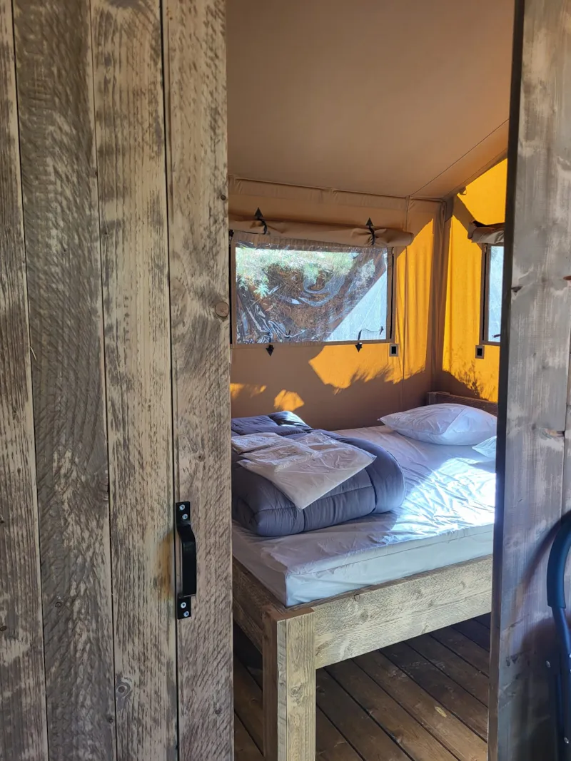 Glamping Lodge Premium River 27M² - 2 Chambres - Tv - Clim - Terrasse Couverte - Vue Rivière -