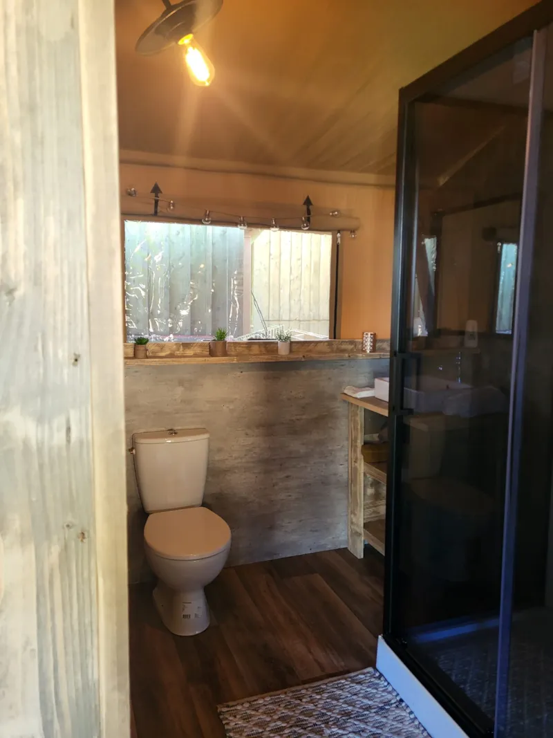 Glamping Lodge Premium 34M² - 2 Chambres - Tv - Climatisation - Terrasse Couverte -