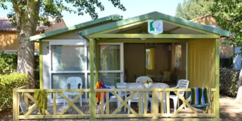Mietunterkunft - Chalet Comfort| 25M² |Tv| 2 Bedrooms | Covered Terrace - - Camping Marvilla Parks - Le Soleil de la Méditerranée