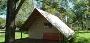 Locatif - Tentdoek en hout voor  - voor mindervaliden - CAMPING LE NID DU PARC
