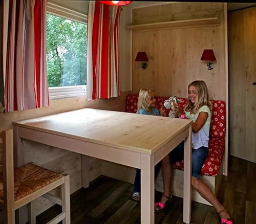 Location - Roulotte (2 Adultes Et 2 Enfant Jusqu'à 12 Ans) - image n°4 - CAMPING LE NID DU PARC