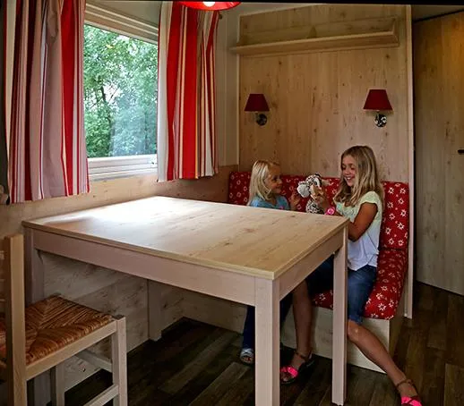 Roulotte (2 Adultes Et 2 Enfant Jusqu'à 12 Ans)