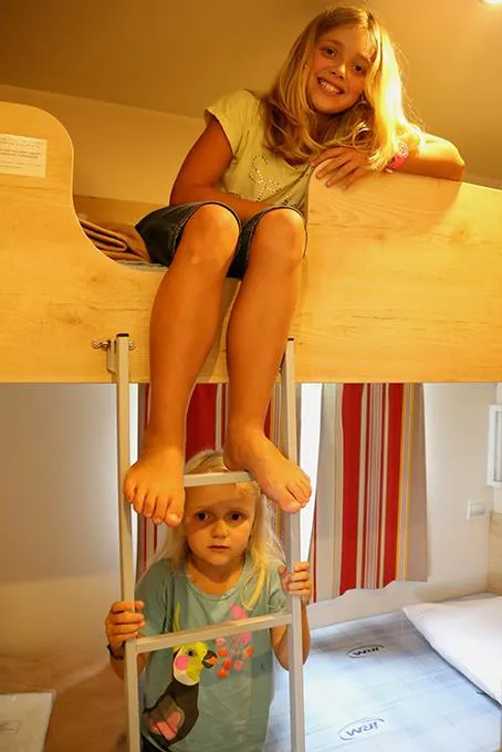 Location - Roulotte (2 Adultes Et 2 Enfant Jusqu'à 12 Ans) - image n°6 - CAMPING LE NID DU PARC