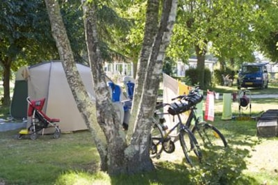 Pitch + 1 car + tent , caravan or motor home