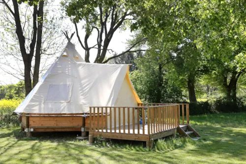 Location - Nouveau! Tipi Toile Et Bois - image n°1 - CAMPING LE NID DU PARC