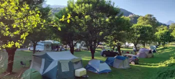 Kampeerplaats(en) - Forfait Camping (Standplaats, 2 Personen, 1 Voertuig) - Camping Onlycamp Les Adoubes