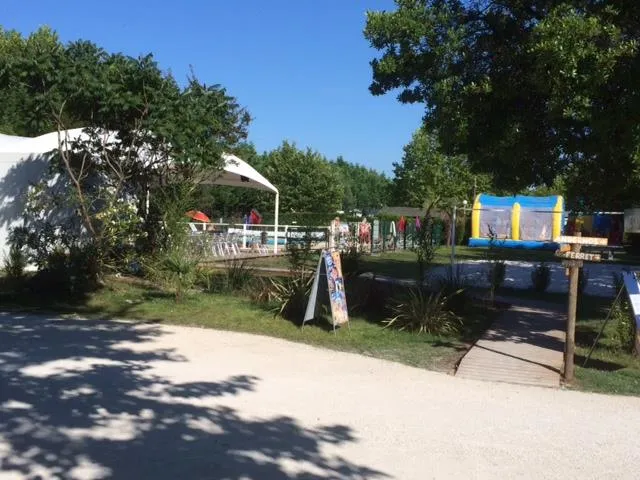 Camping Les Arbousiers