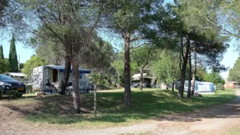 Stellplatz - Stellplatz + 1 Auto + Zelt , Wohnwagen Oder Wohnmobil - Camping Les Terrasses