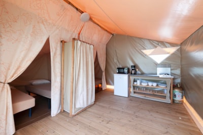2 bedroom Canada Lodge without toilet block — 4