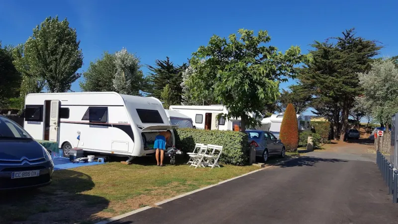 Emplacement + Véhicule + Électricité 10 Ampères