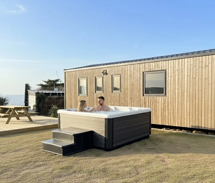 Mobile Home Tropical Lodge Family Avec Jacuzzi- 36.80 M²/Mh - 6 Ch/12 Pers - Tribu Xxl