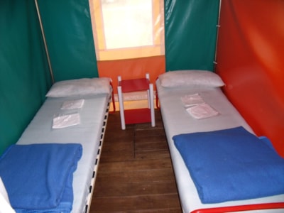 Canvas bungalow 2 bedrooms (without toilet blocks) - — 4