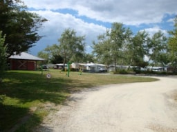 Camping LA FONTAINE - image n°24 - Roulottes