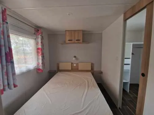Mietunterkunft - Mobilheim Komfort Plus - 2 Schlafzimmer - Ankleidezimmer - - Camping LA FONTAINE