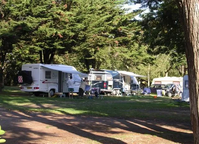 Emplacement Camping Avec Électricité