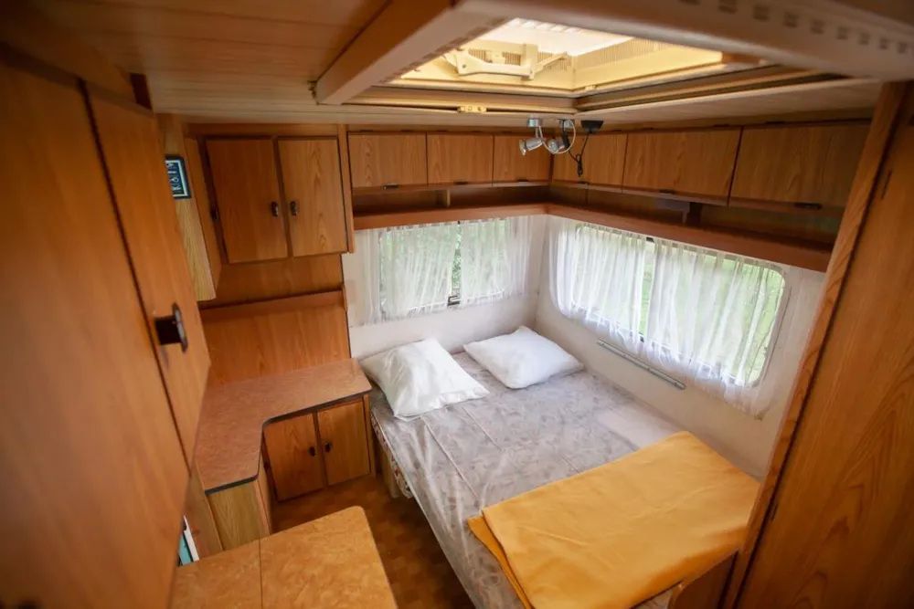 Caravane Équipée 4 Places (2 Ad+2 Enf -12 Ans)