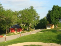 Accommodation - Modern Yurt (Adapted For Disabled Persons) - LES HAUTS D'ALBAS