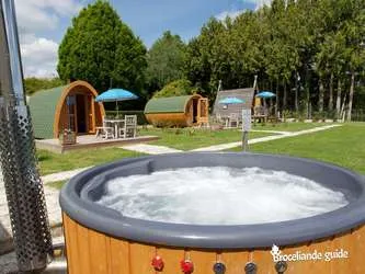 Pod (2 Adultes Et 1 Enfant)